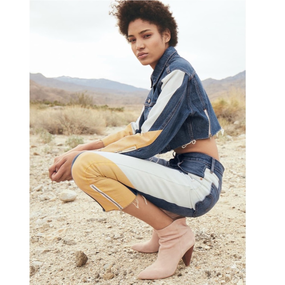 Levi’s 501 Moto Crop Jeans in color show teeth